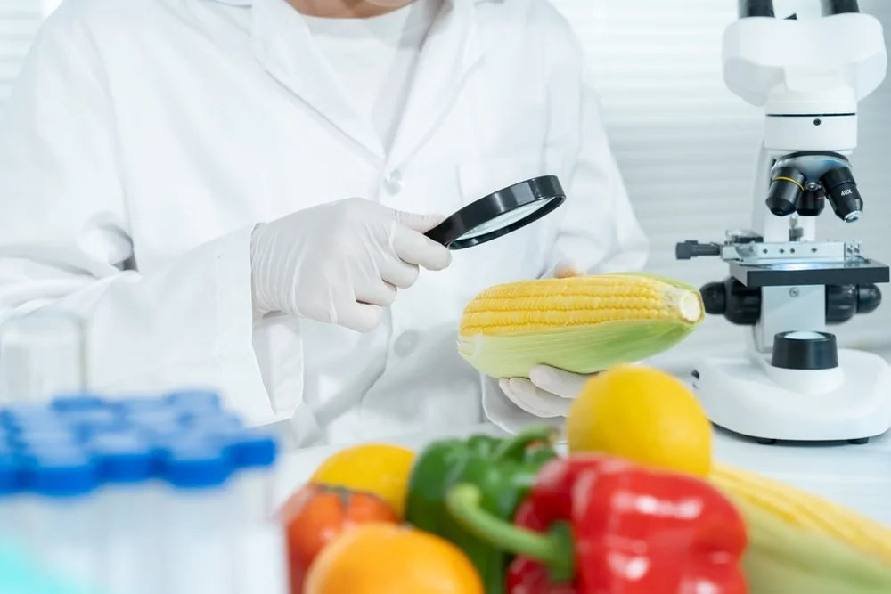 Wissenschaftler überprüfen chemische Lebensmittelrückstände